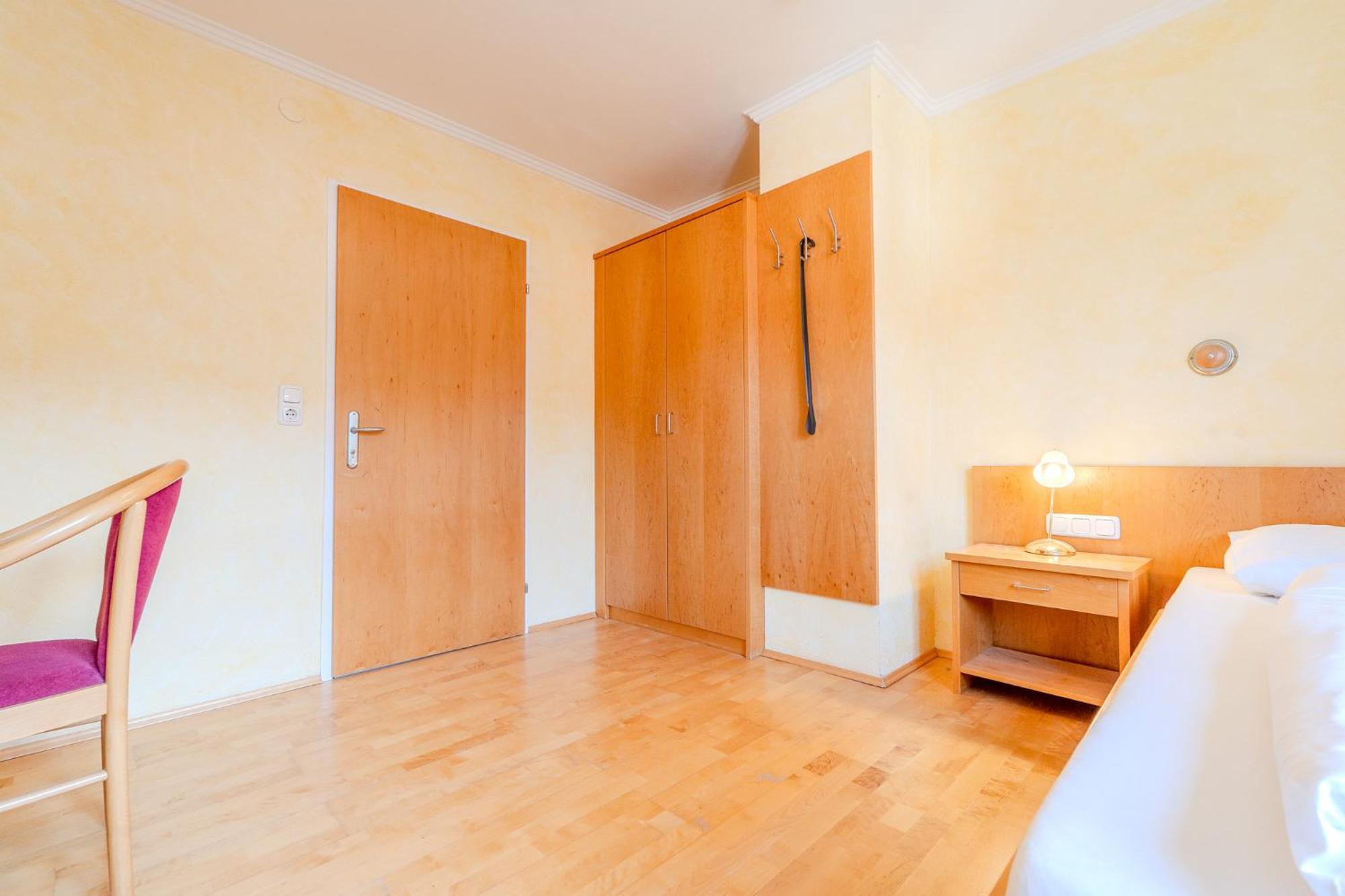 Whats-App Self-Check-In - Villa Maria Theresia Bad Goisern Room photo