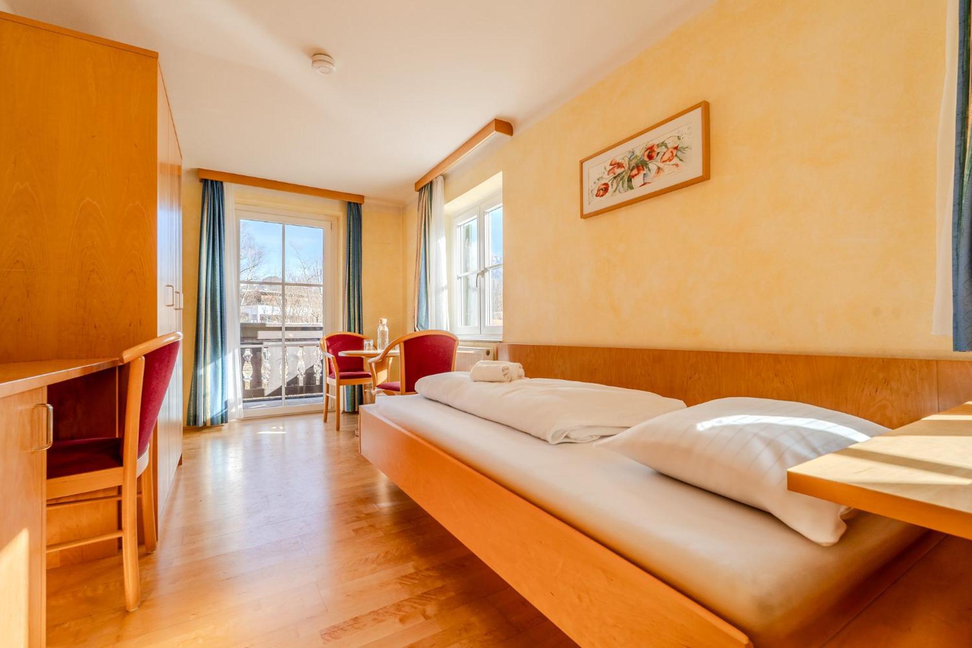 Whats-App Self-Check-In - Villa Maria Theresia Bad Goisern Room photo